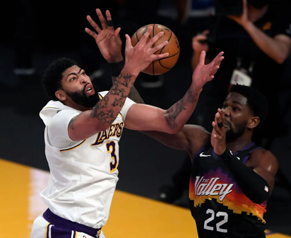 GOGO体育app官方下载-电竞国家队对阵浓眉展开拉锯大战，最终险胜对手